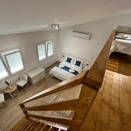 Fontana Giulia Homestay szállás *