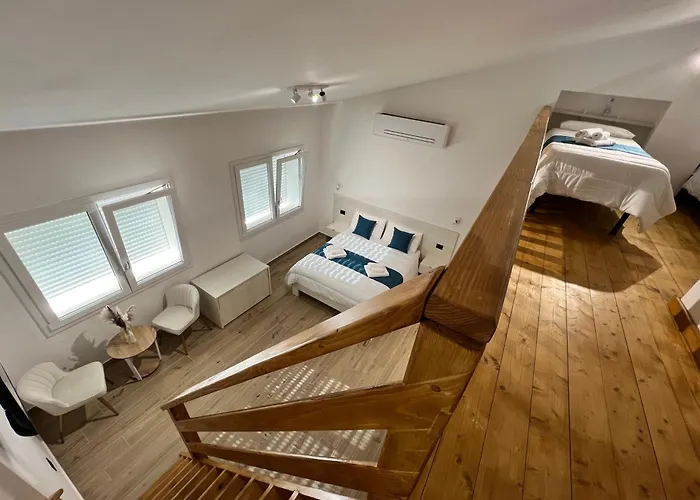 Fontana Giulia Homestay *